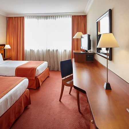 Doubletree By Hilton Paris Bougival Hotell Eksteriør bilde
