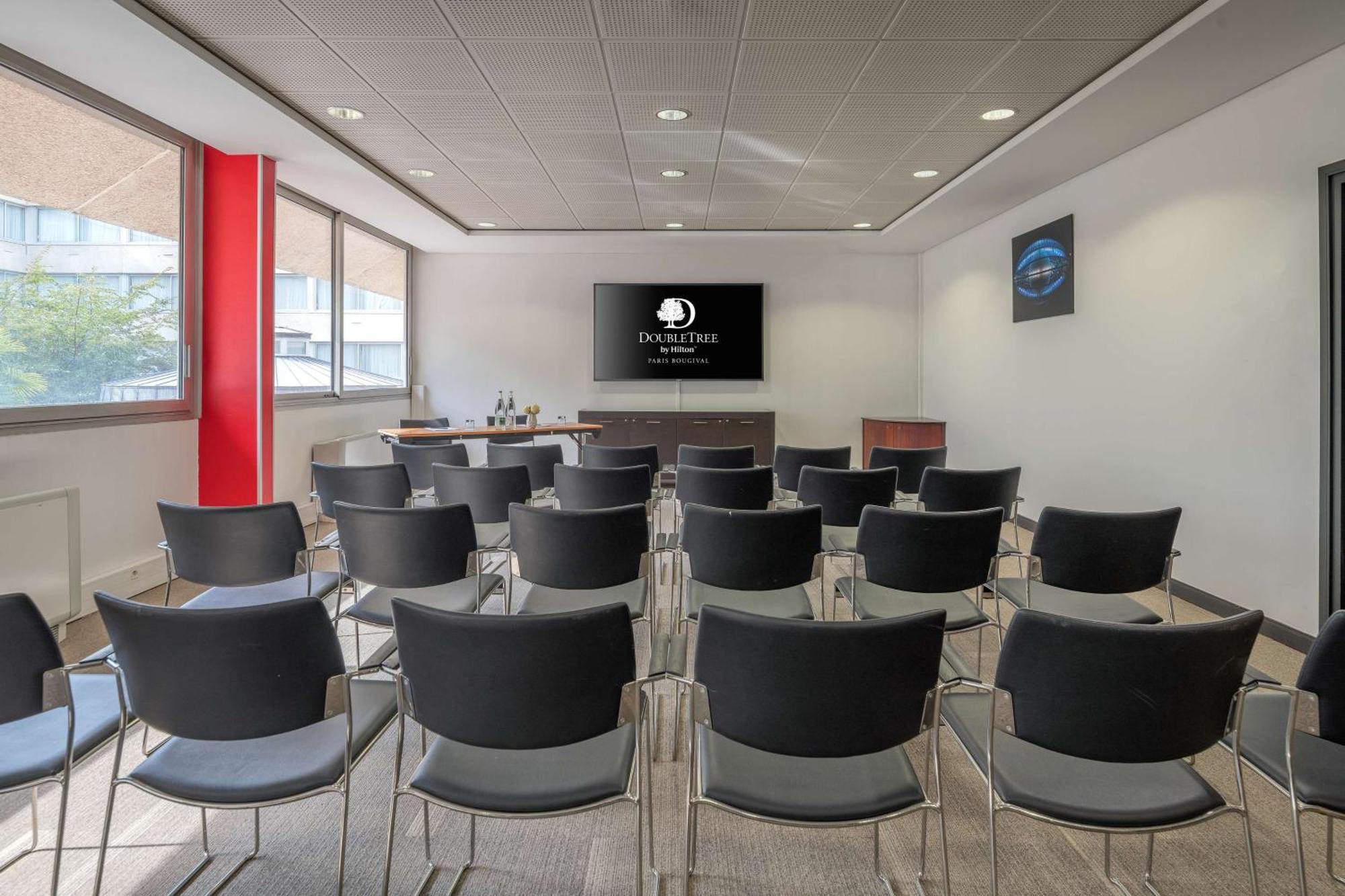 Doubletree By Hilton Paris Bougival Hotell Eksteriør bilde
