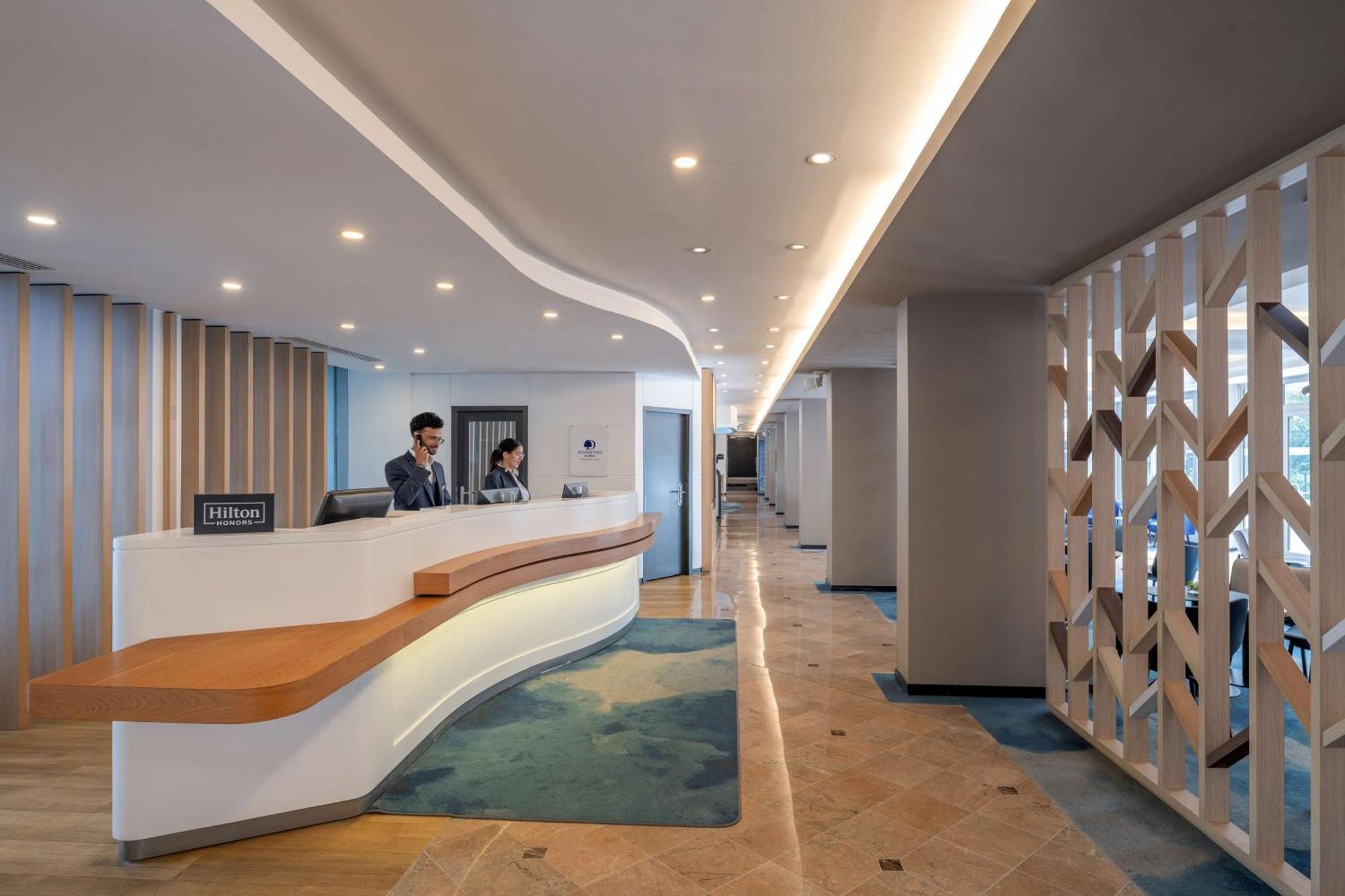 Doubletree By Hilton Paris Bougival Hotell Eksteriør bilde
