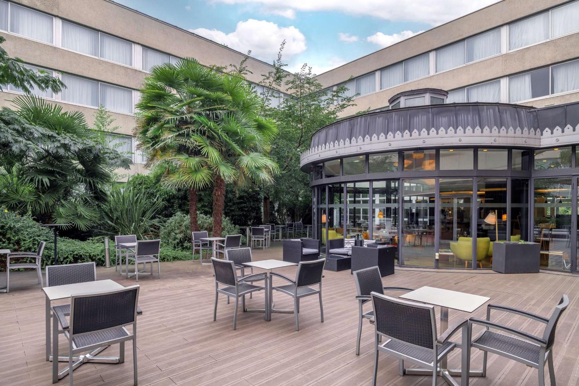 Doubletree By Hilton Paris Bougival Hotell Eksteriør bilde